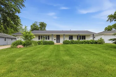 613 Monroe Street S Shakopee MN 55379
