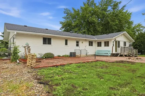 613 Monroe Street S Shakopee MN 55379