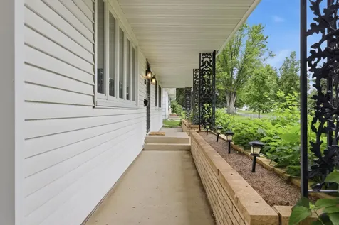 613 Monroe Street S Shakopee MN 55379