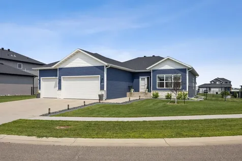 3037 Prairie Farms Circle S Fargo ND 58104