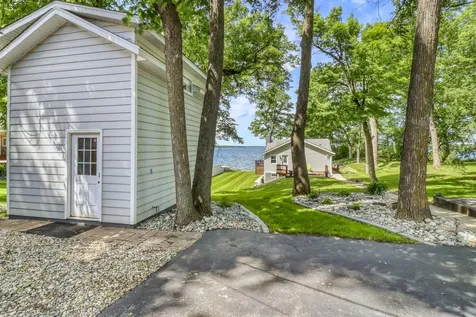 1324 E Shore Drive Detroit Lakes MN 56501