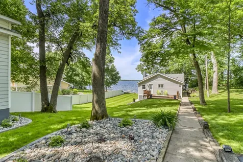 1324 E Shore Drive Detroit Lakes MN 56501