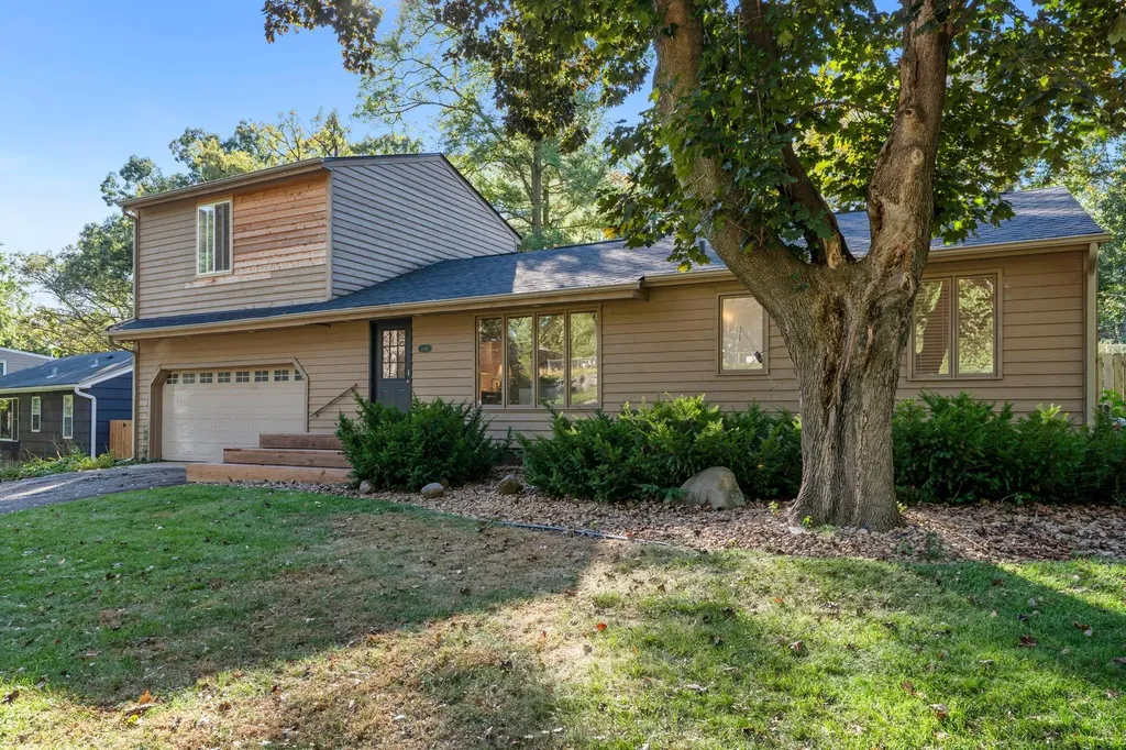 4848 Arlington Drive Hopkins MN 55343