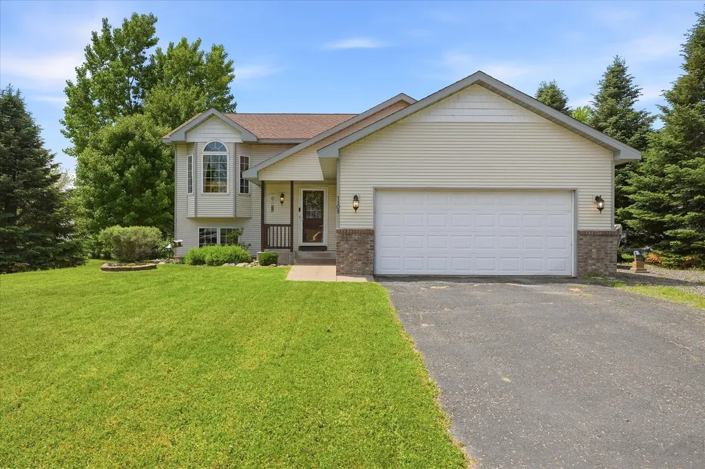 1109 Pond View Drive Braham MN 55006