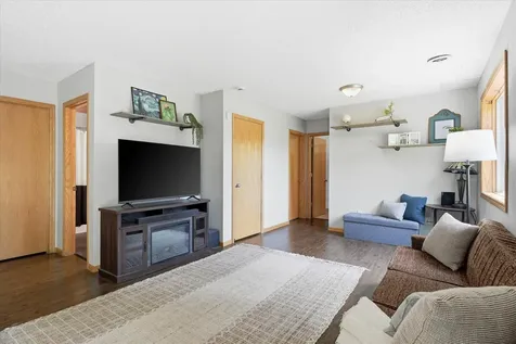 1109 Pond View Drive Braham MN 55006