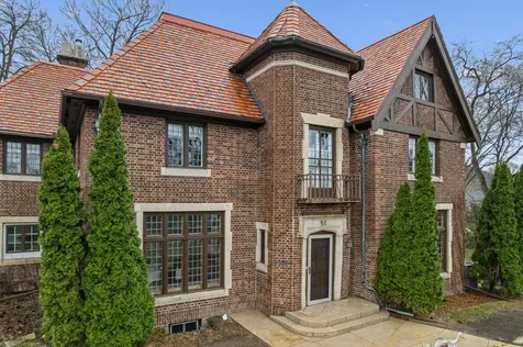 51 W Sarnia Street Winona MN 55987