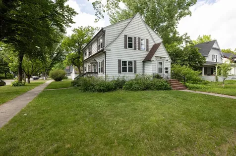 623 6th Street S Moorhead MN 56560