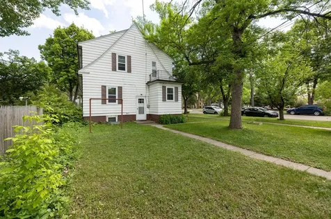 623 6th Street S Moorhead MN 56560