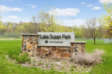 8553 Chanhassen Hills Drive S Chanhassen MN 55317