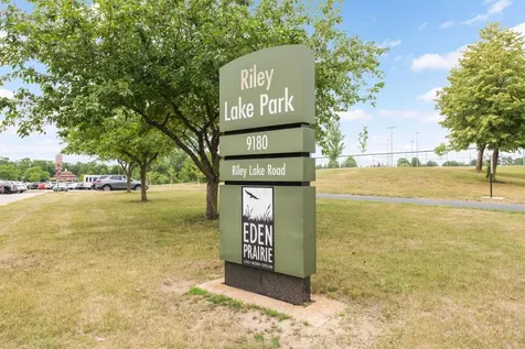 8553 Chanhassen Hills Drive S Chanhassen MN 55317
