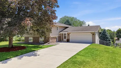 49 14th Avenue SW New Brighton MN 55112