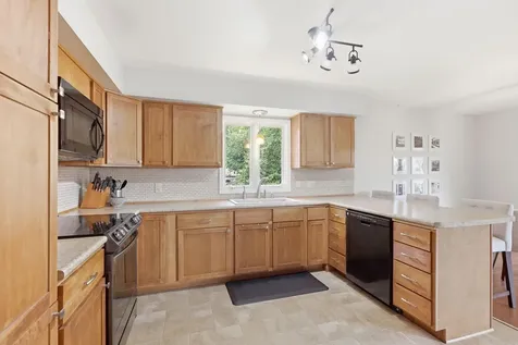 49 14th Avenue SW New Brighton MN 55112