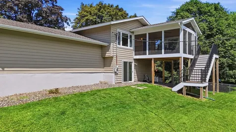 49 14th Avenue SW New Brighton MN 55112