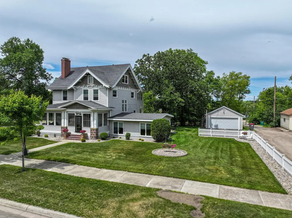 417 6th Avenue W Alexandria MN 56308