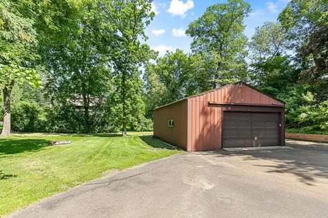 100 Puma Lane Mahtomedi MN 55115