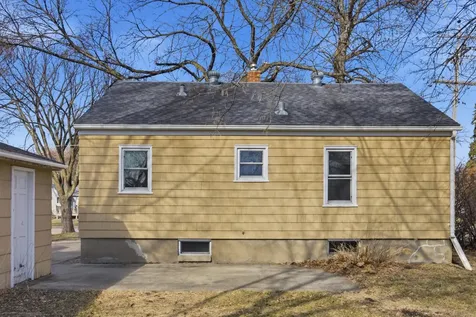 1841 3rd Street N Fargo ND 58102