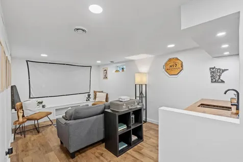 1828 Eustis Street Lauderdale MN 55113