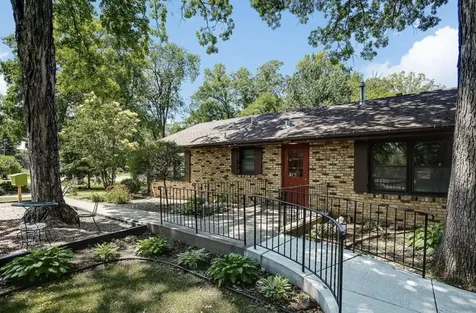 3458 Pilgrim Lane N Plymouth MN 55441