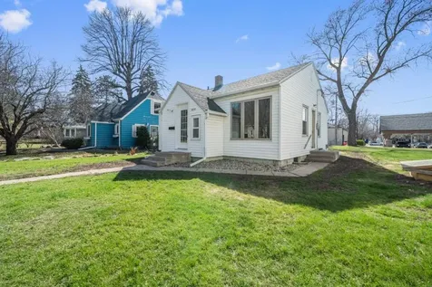 1014 Hawthorne Street Alexandria MN 56308