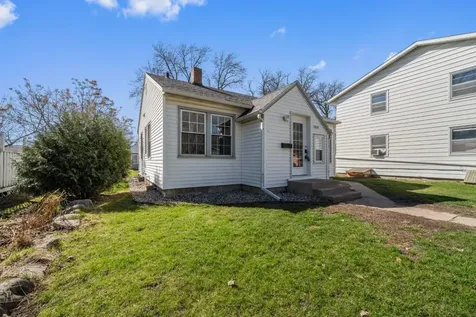 1014 Hawthorne Street Alexandria MN 56308