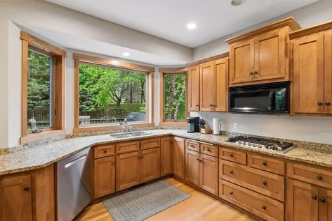 1222 Adrian Circle Chaska MN 55318