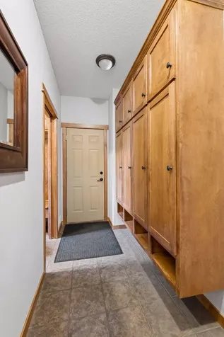 1222 Adrian Circle Chaska MN 55318