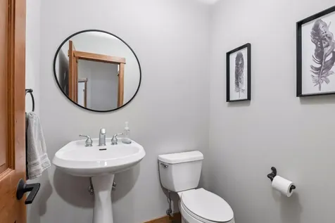 1222 Adrian Circle Chaska MN 55318