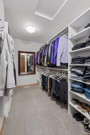 1222 Adrian Circle Chaska MN 55318