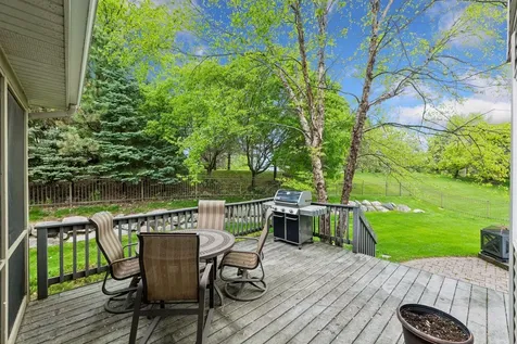 1222 Adrian Circle Chaska MN 55318