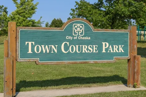 1222 Adrian Circle Chaska MN 55318