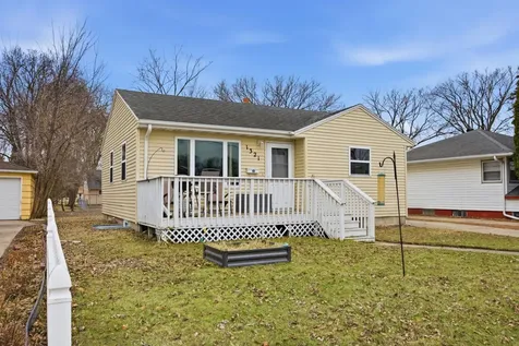 1321 9th Avenue S Moorhead MN 56560