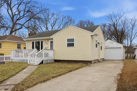 1321 9th Avenue S Moorhead MN 56560