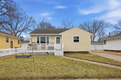 1321 9th Avenue S Moorhead MN 56560