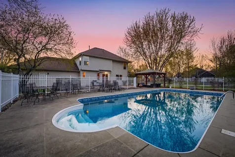 8511 Cedar Court Victoria MN 55386