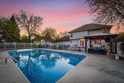 8511 Cedar Court Victoria MN 55386