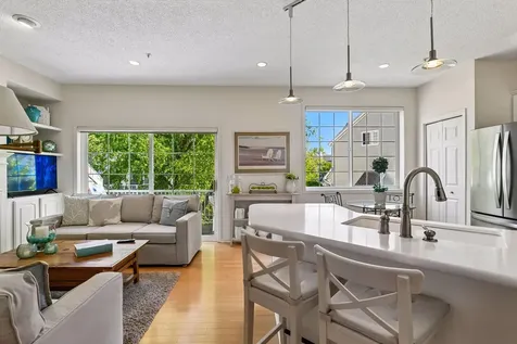 921 Fairfield Way Minnetonka MN 55305