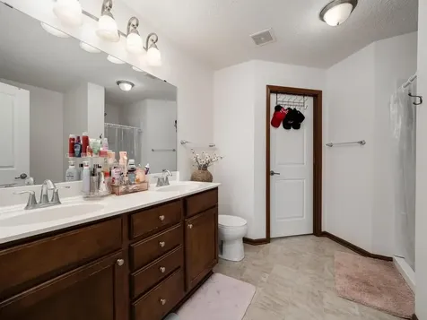 15661 60th Avenue N Plymouth MN 55446