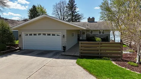 809 W Lake Avenue Worthington MN 56187