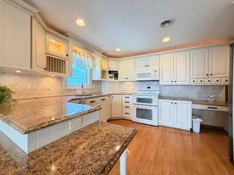 809 W Lake Avenue Worthington MN 56187