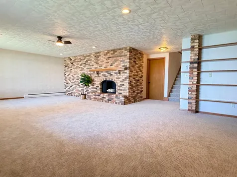 809 W Lake Avenue Worthington MN 56187