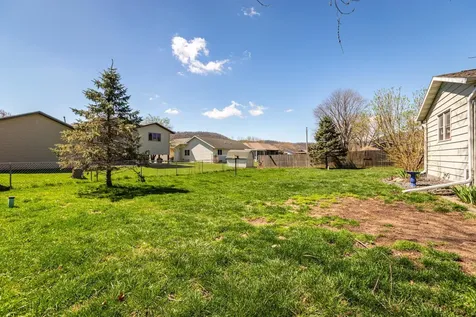 1367 County 25 La Crescent MN 55947