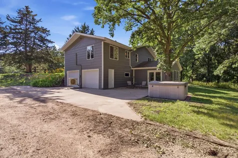 4410 165th Avenue NE New London MN 56273