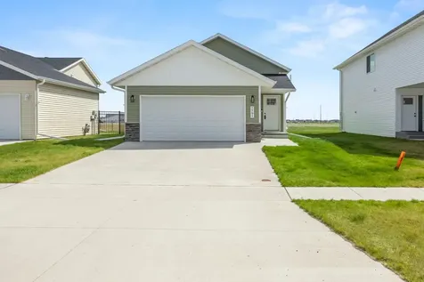 7791 Cub Creek Way Horace ND 58047