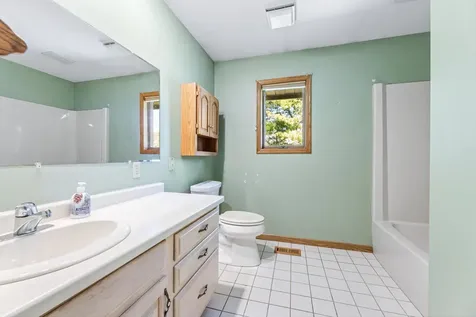 510 Mcintosh Road La Crescent MN 55947