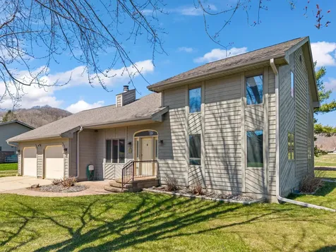 510 Mcintosh Road La Crescent MN 55947