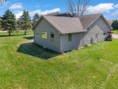 510 Mcintosh Road La Crescent MN 55947