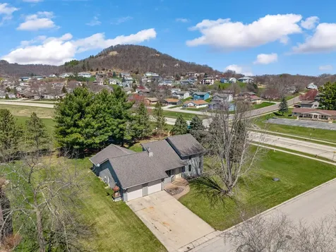 510 Mcintosh Road La Crescent MN 55947