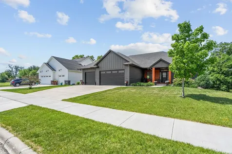 702 Eastland Avenue SE New Prague MN 56071