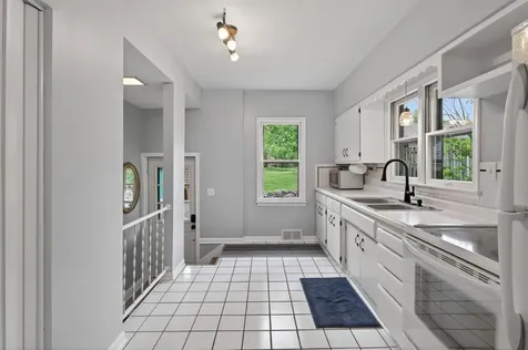 944 Mahtomedi Avenue Mahtomedi MN 55115