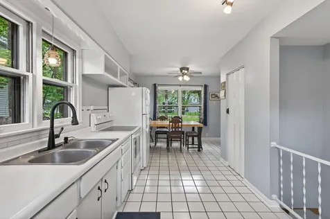 944 Mahtomedi Avenue Mahtomedi MN 55115